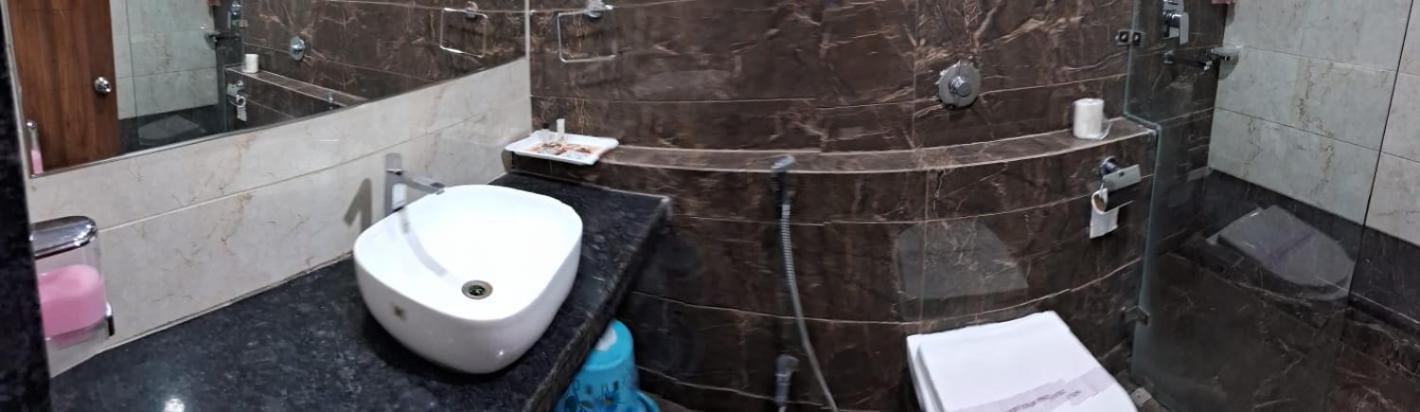 Hotel Samdareeya Pvt Ltd ジャバルプル エクステリア 写真